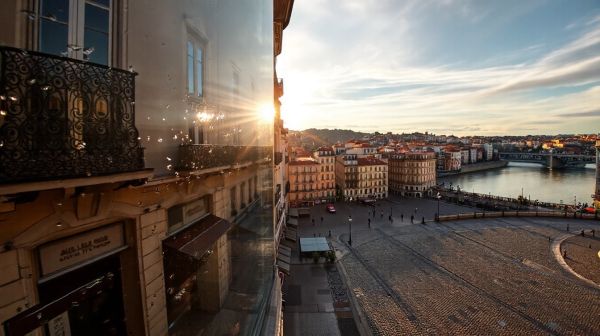Top 9 raisons surprenantes de domicilier votre entreprise à Lyon